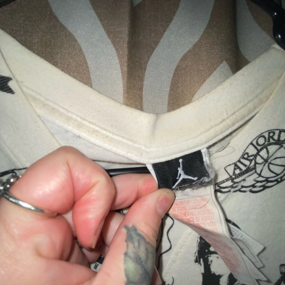 FINAL PRICE 
MENS Jordan shirt - Picture 3 of 9